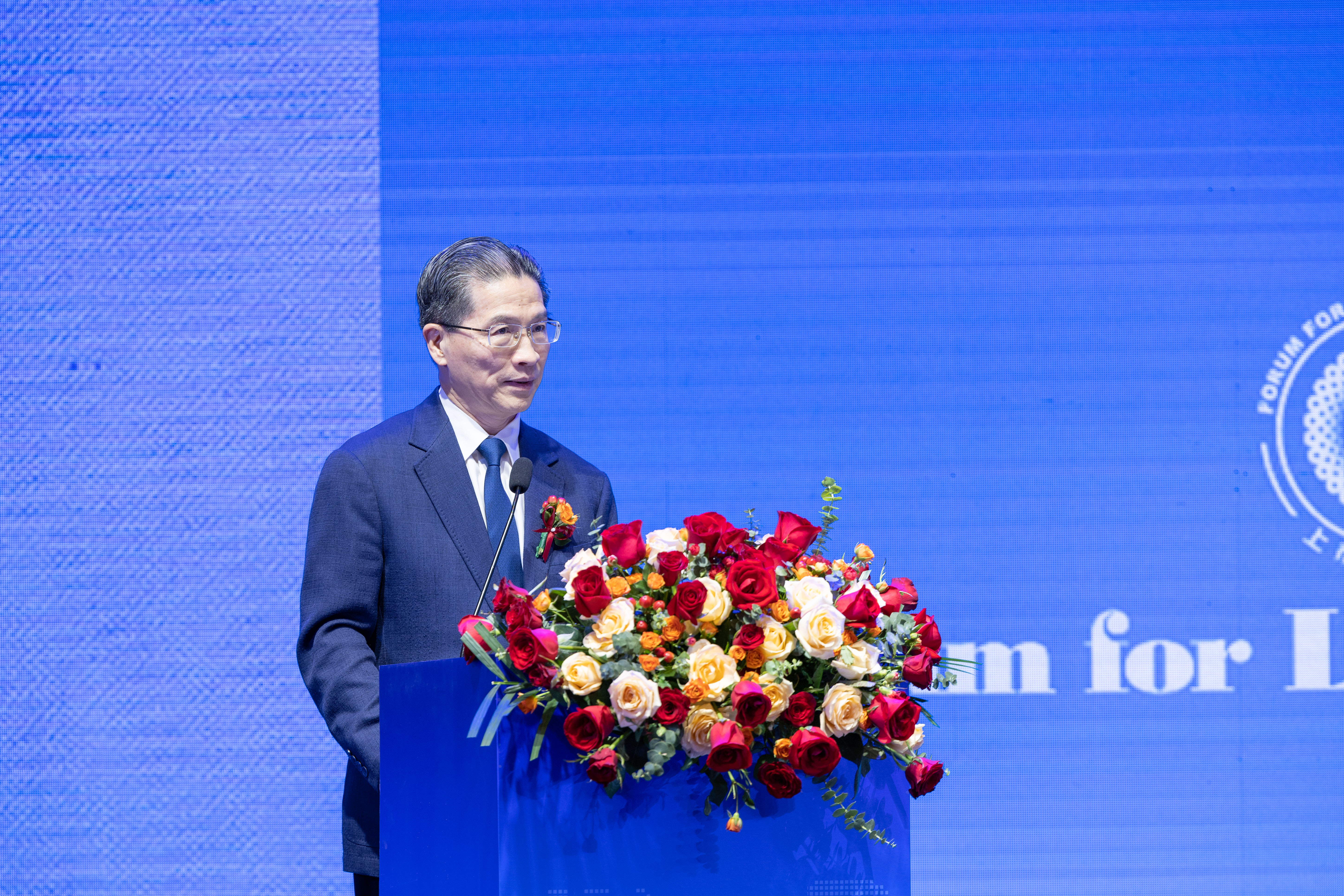 20250628上市公司論壇周漢民中景唐靜雯攝-25.jpg